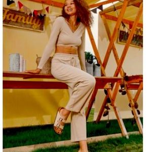 BNWT Halara Wide leg pant